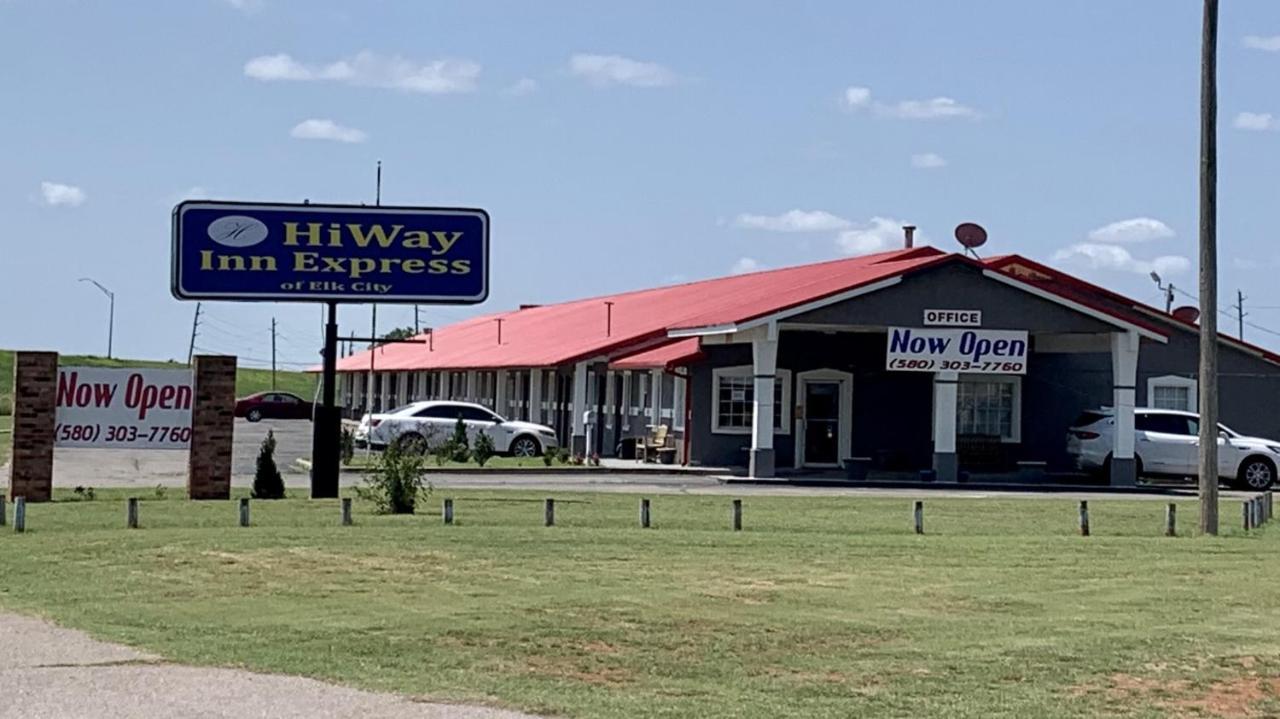 Hiway Inn Express Elk City Bagian luar foto